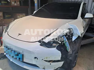 2022, Tesla / Model 3, 52500 км., electric