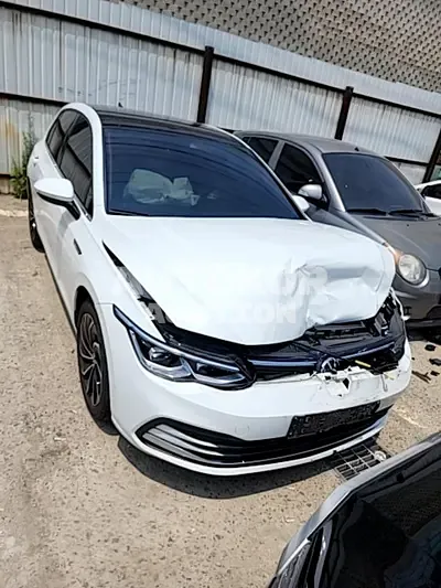 2022, Volkswagen / Golf, VIN: WVWZZZCDZNW120031, 14826 км., diesel