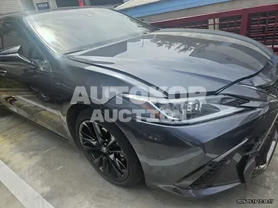 2024, Lexus / es300h, 33000 км., hybrid