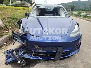 2022, Tesla / Model 3, VIN: 5YJ3E1EB4NF227571, 2000 км., electric, 236 куб.см.