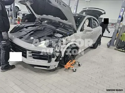 2024, Porsche / Cayenne Coupe, VIN: WP1BA29Y7RDA61845, 7087 км., gas