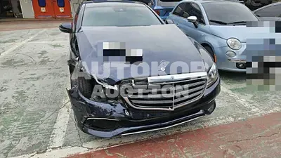 2019, Mercedes-Benz / E 220, 52989 км., diesel