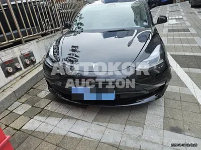 2022, Tesla / Model 3, 59996 км., electric