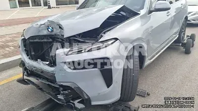 2024, BMW / X7, 24652 км., hybrid