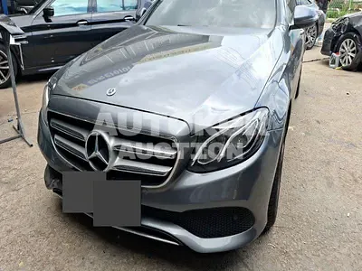 2018, Mercedes-Benz / E 200, 94046 км., gas, 1991 куб.см.