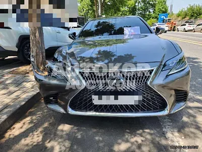 2018, Lexus / LS 500, 99310 км., gas