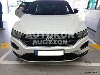 2022, Volkswagen / T-Roc, VIN: WVGZZZA1ZNV038147, 63234 км., diesel, 2000 куб.см.