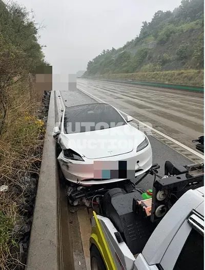 2024, Tesla / Model 3, electric