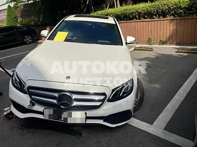 2019, Mercedes-Benz / E 300, 73202 км., gas