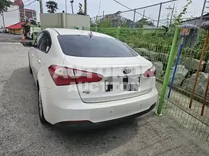 2015, BMW / Z1, VIN: KNAFK412BFA911408, 140000 км., gas