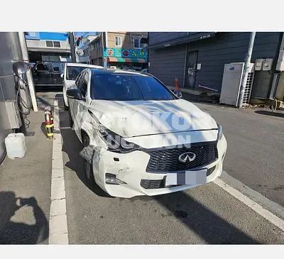 2017, Infiniti / Q30, 128868 км., gas