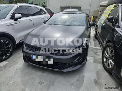 2023, BMW / B5, 12590 км., gas, 1600 куб.см.
