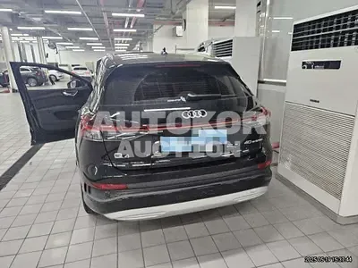 2022, Audi / e-tron, 18000 км., electric