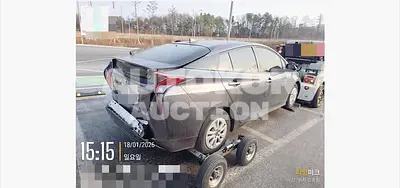 2016, Toyota / Prius, 127152 км., hybrid, 1798 куб.см.
