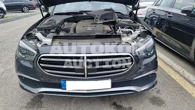 2020, Mercedes-Benz / E 300, VIN: W1KZF5EB3MA882820, 137623 км., hybrid