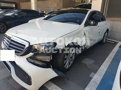 2017, Mercedes-Benz / e300, 48744 км., gas