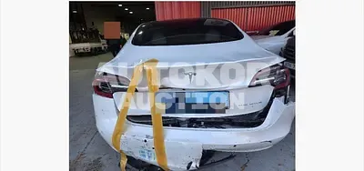 2022, Tesla / Model 3, 52384 км., electric