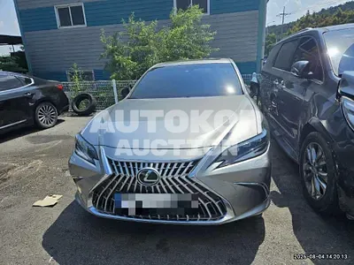 2025, Lexus / es300h, 31373 км., hybrid