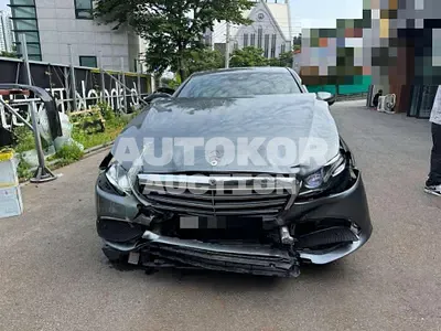 2019, Mercedes-Benz / E 220, 84486 км., diesel