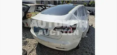 2022, Tesla / Model 3, electric, 236 куб.см.