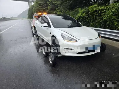 2021, Tesla / Model 3, 60000 км., electric