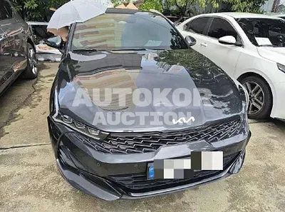 2022, BMW / B5, 29720 км., gas, 1598 куб.см.