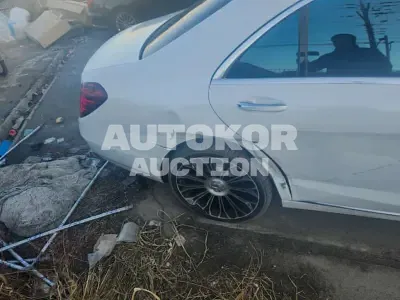 2016, Mercedes-Benz / S 500, VIN: WDDUG8FB8GA223191, 280234 км., gas