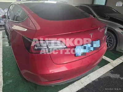 2022, Tesla / Model 3, electric