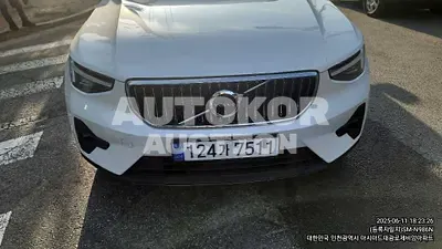 2024, Volvo / XC40, 12096 км., gas