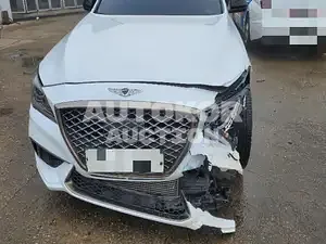 2017, Genesis / G80, 80000 км., gas, 3300 куб.см.