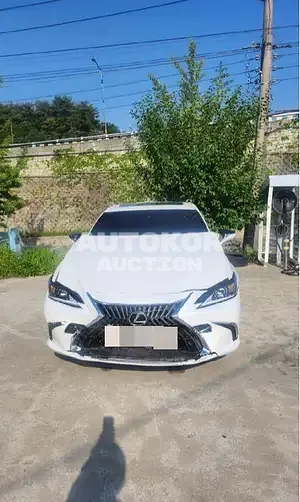 2024, Lexus / ES 300, 9394 км., hybrid