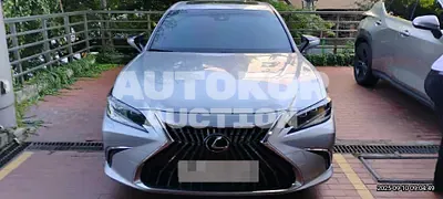 2023, Lexus / ES 300, 43988 км., hybrid