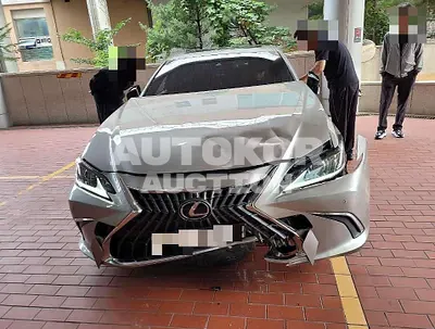 2022, Lexus / ES 300, 32800 км., hybrid, 2487 куб.см.
