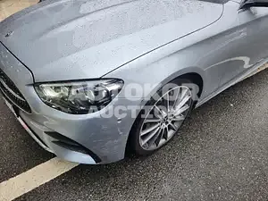 2022, Mercedes-Benz / E 350, unknown
