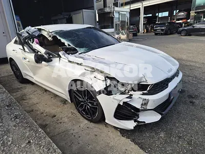 2022, BMW / B5, 77042 км., gas, 1600 куб.см.