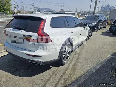 2020, Volvo / v60 cross country, 115483 км., gas