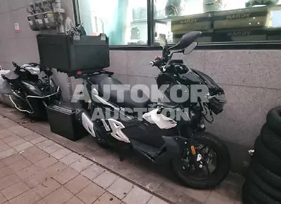 2024, Aston Martin / V12, 30000 км., gas, 125 куб.см.