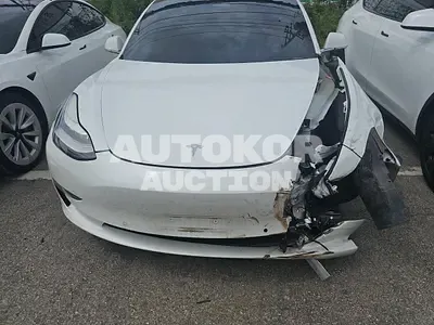 2020, Tesla / Model 3, VIN: 5YJ3E1EB5LF695306, 136800 км., electric, 1 куб.см.