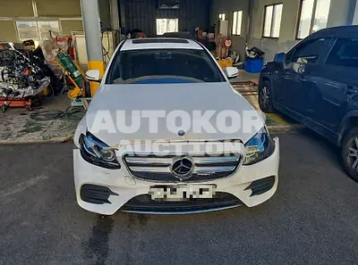 2019, Mercedes-Benz / E 300, VIN: WDDZF4JB2KA546685, 94811 км., gas