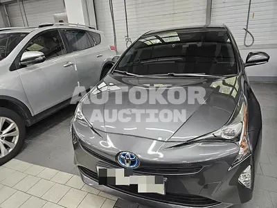 2018, Toyota / Prius, 56893 км., hybrid, 1798 куб.см.