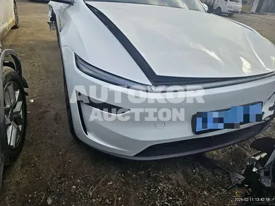 2025, Tesla / Model Y, 4000 км., electric