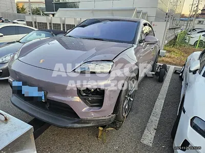 2025, Porsche / Macan, electric