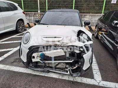2023, MINI / Cooper, VIN: WMW51DL08P3R21801, 2819 км., gas