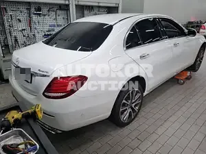 2018, Mercedes-Benz / E 300, 10000 км., gas