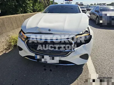 2024, Mercedes-Benz / E 200, 3452 км., gas