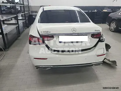 2021, Mercedes-Benz / E 300, VIN: W1KZF5EB8MA984565, hybrid