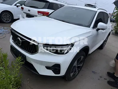 2025, Volvo / XC40, 2081 км., hybrid