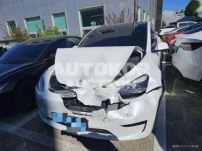 2024, Tesla / Model Y, 34599 км., electric