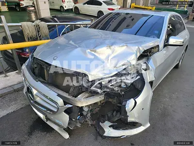2015, Mercedes-Benz / E 200, VIN: WDDHF3EB1FB154619, gas