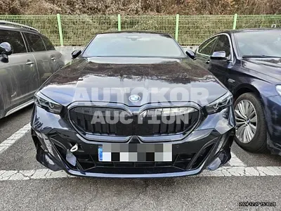 2024, BMW / 520, 18329 км., gas